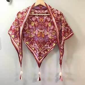 Aritzia Talula triangle scarf